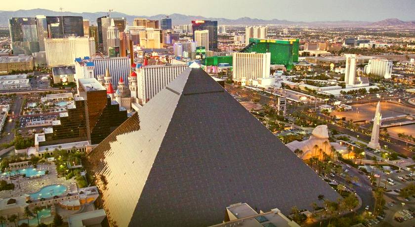 Hotel Luxor w Las Vegas